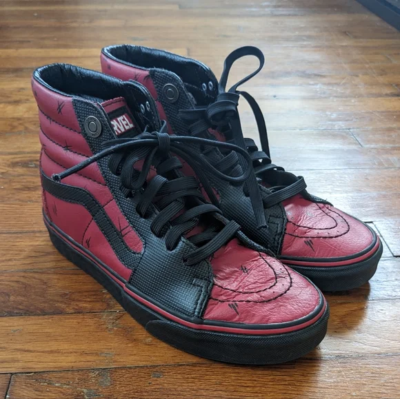 Vans Sk8-Hi X Marvel DEADPOOL Red Black Sneakers Size Men's 7 - Woman 8.5 - Picture 4 of 14